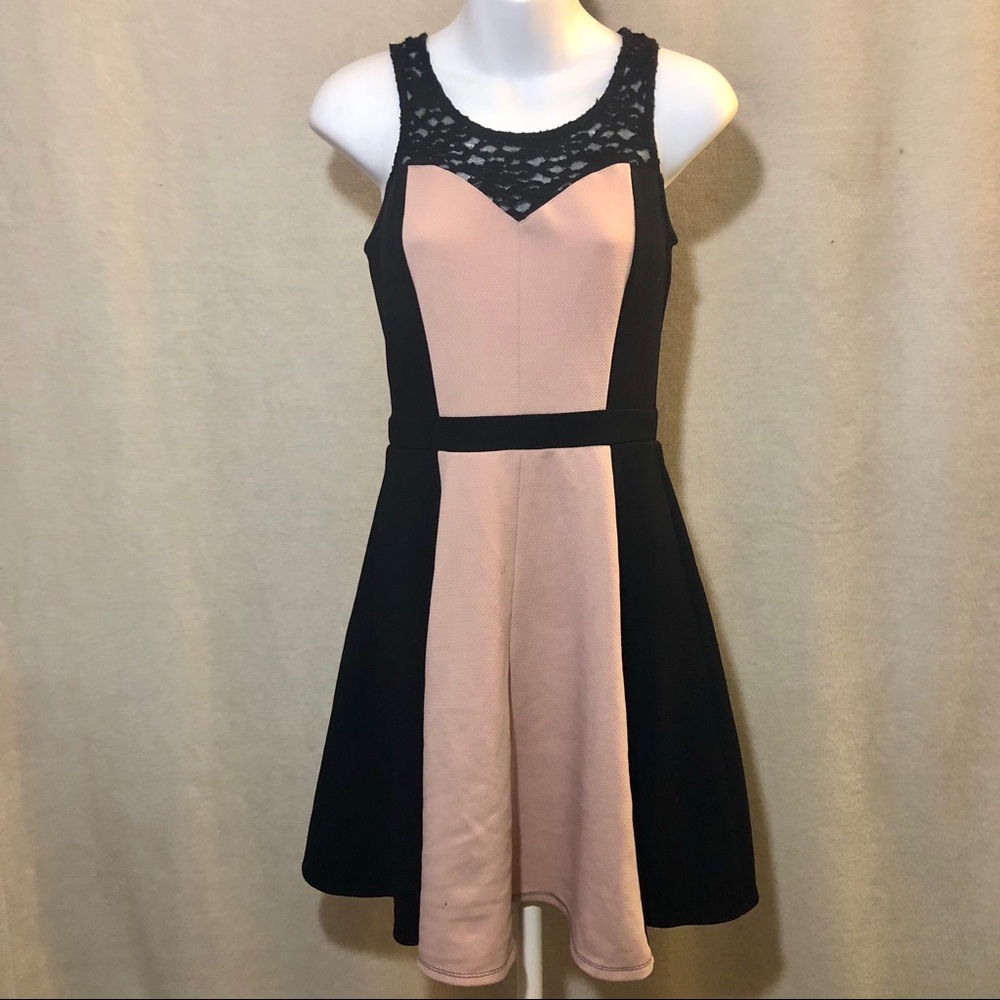 Cute blush and black lace dress! 🌸